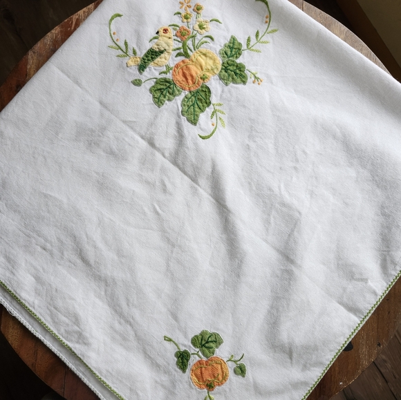 Vintage Pumpkin + Bird Embroidered Tablecloth - Picture 9 of 9